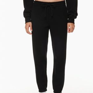 ARITZIA SWEATPANTS | COZY FLEECE BOYFRIEND SWEATPANT | BLACK SWEATPANTS